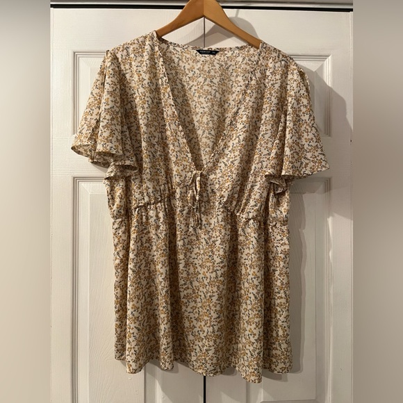 4-Piece Shein Curve Dressy - Picture 4 of 4